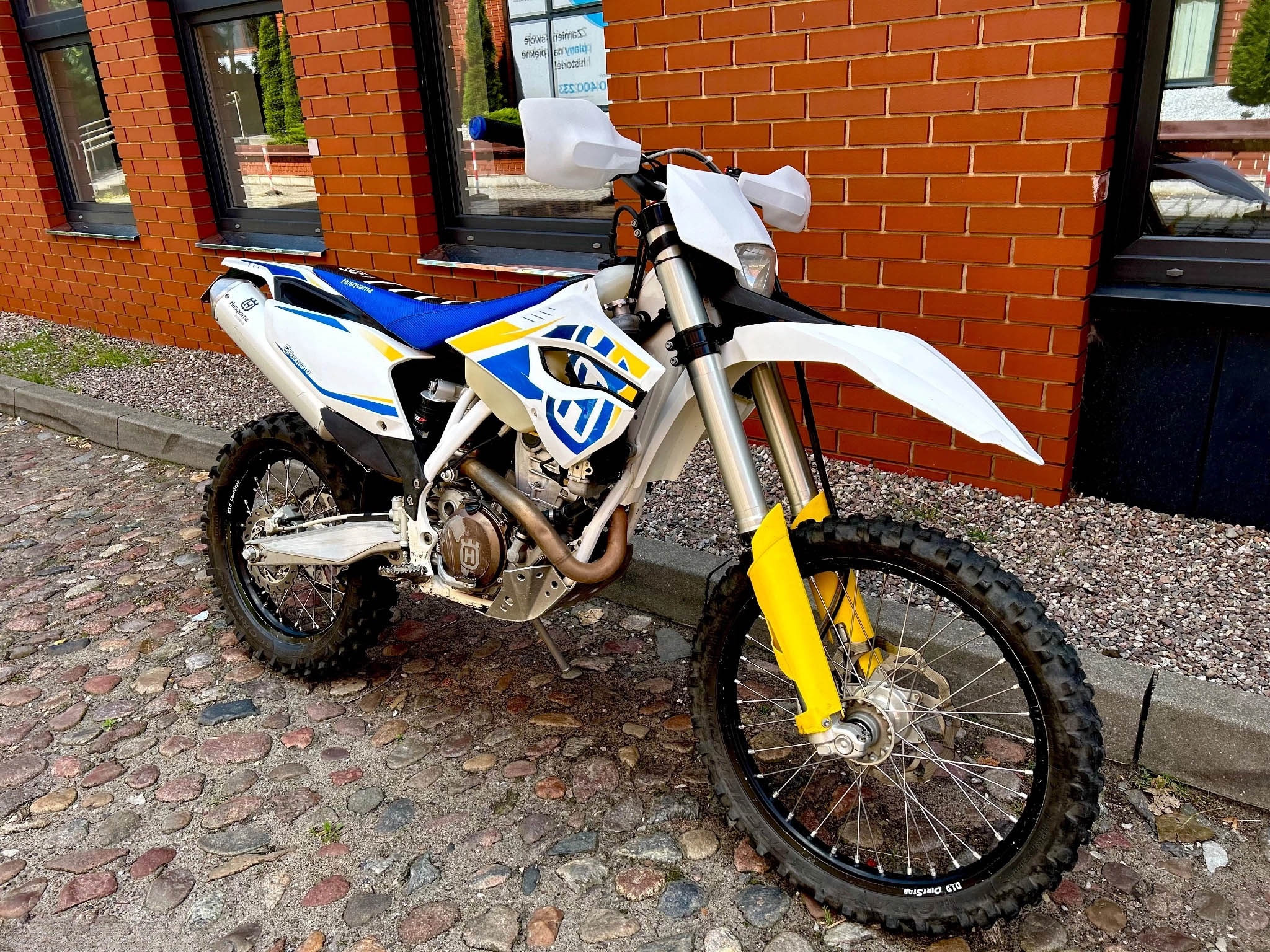 husqvarna-fe-250cc-belyj-2014-6