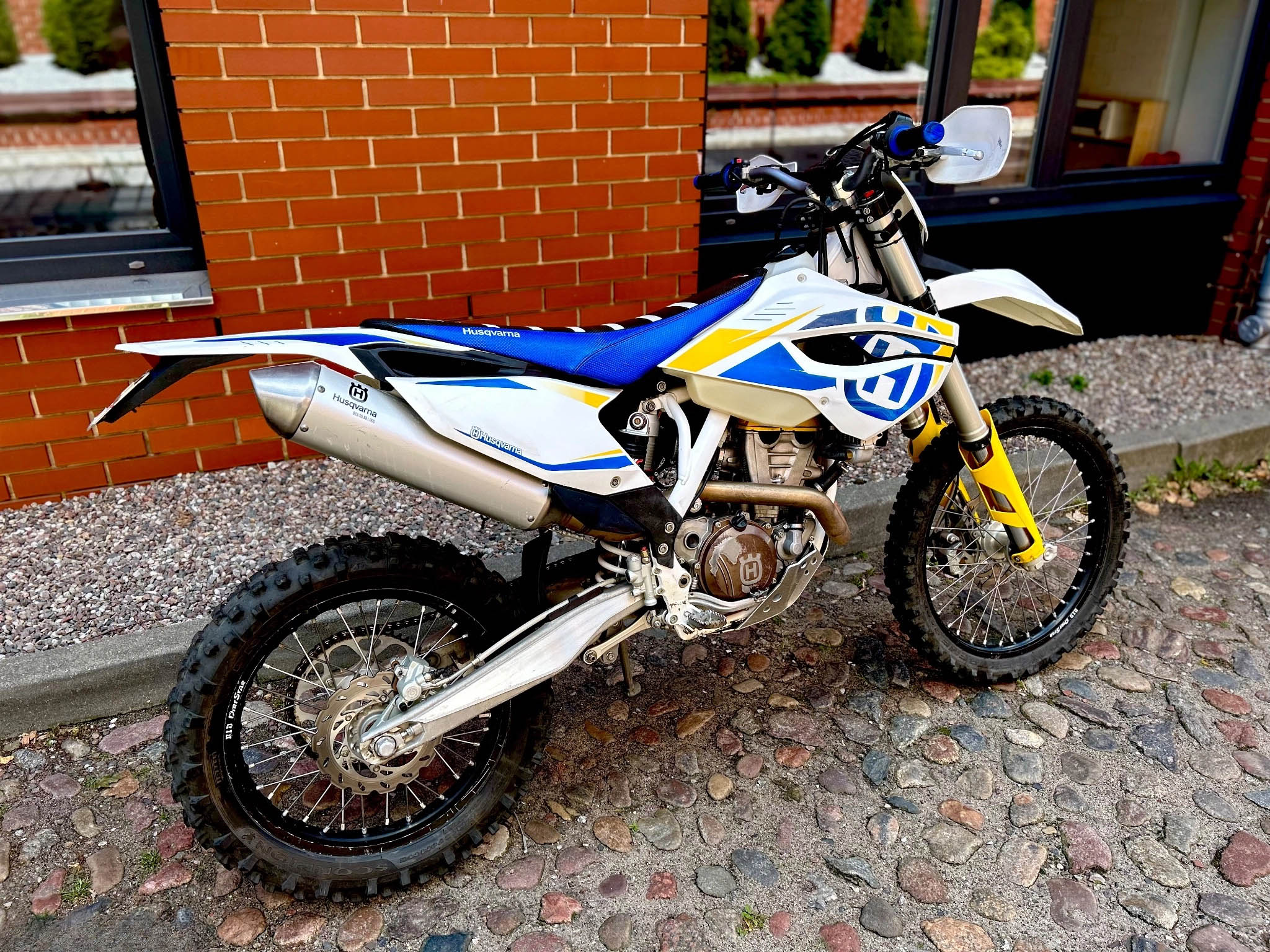 husqvarna-fe-250cc-belyj-2014-7